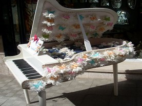 Pianoforte con farfalle